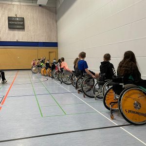 Bewegungstag im Rollstuhl, in der Sporthalle an der IGS Celle